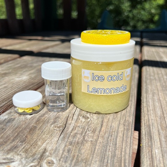 Ice Cold Lemonade Lemon Scented Clear Glossy Jelly Slime 8 oz - Picture 4 of 5